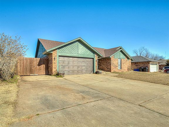 4th image of 1113 NE 21st Ct