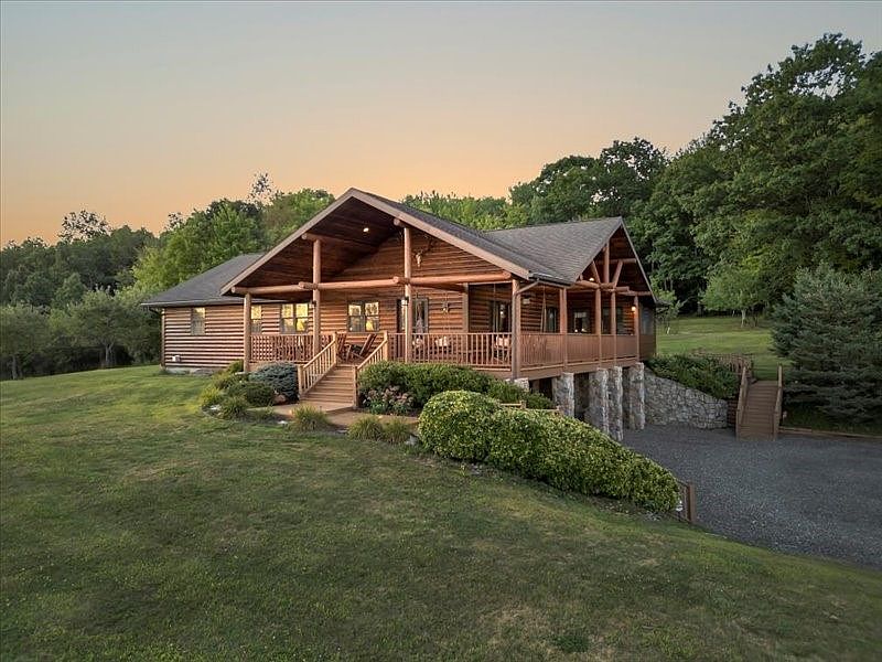 1st image of 251 Sullivan Rd