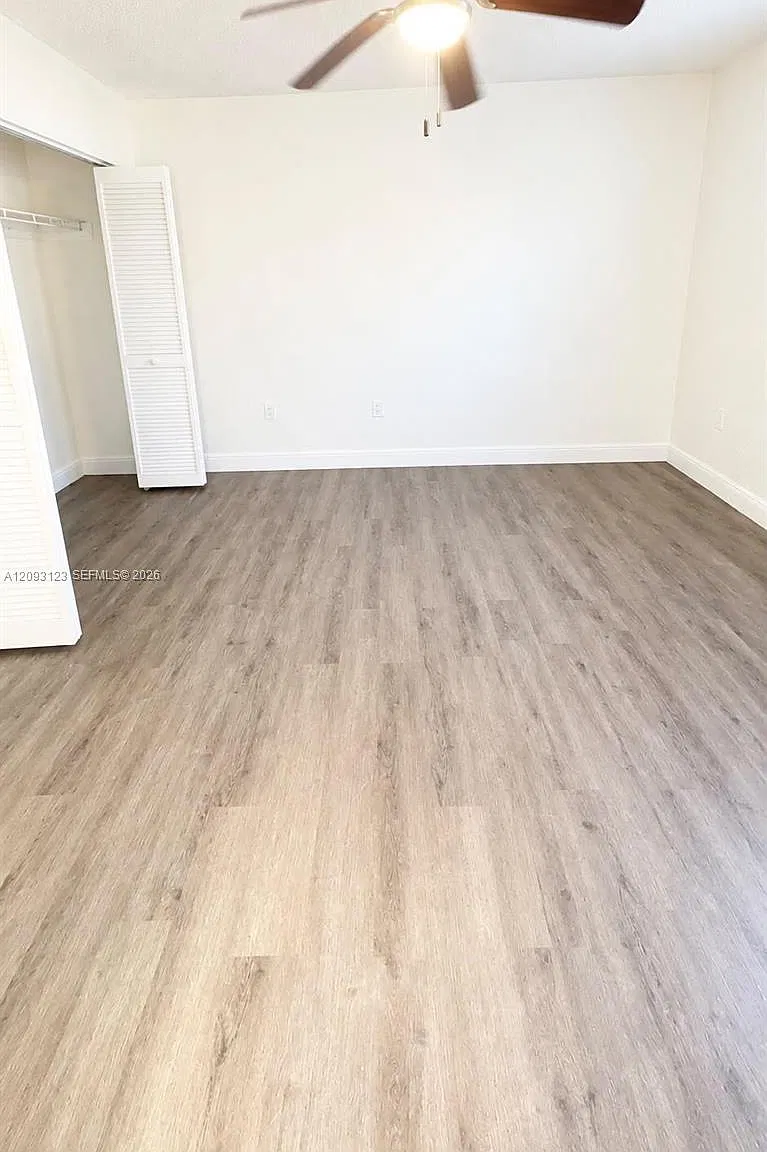 1545 Lake Crystal Dr — Photo 4