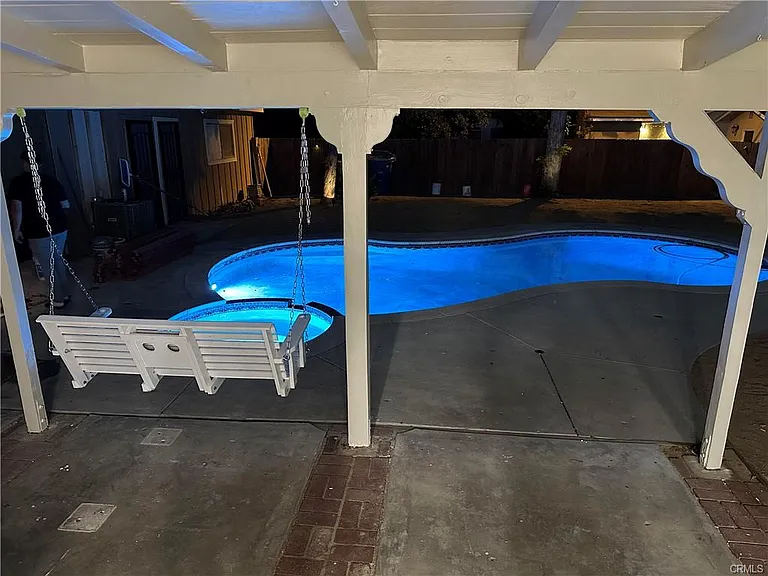 8448 Aura Ave — Photo 11