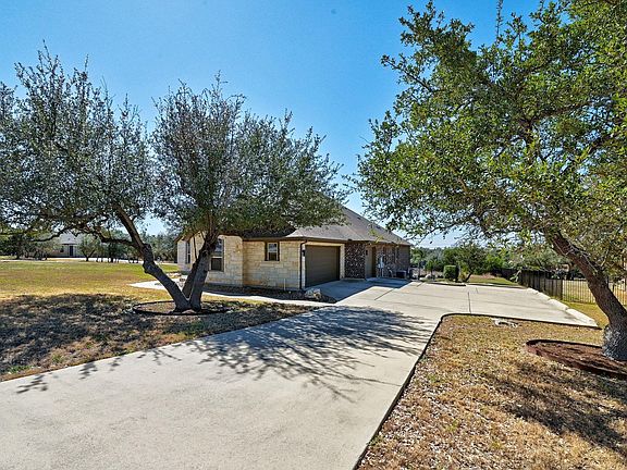 3rd image of 960 Blue Ridge Dr