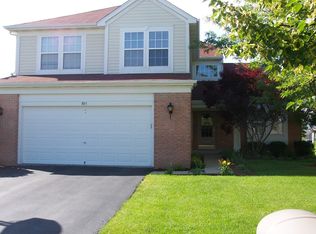 985 N Camden Ln, South Elgin, IL 60177