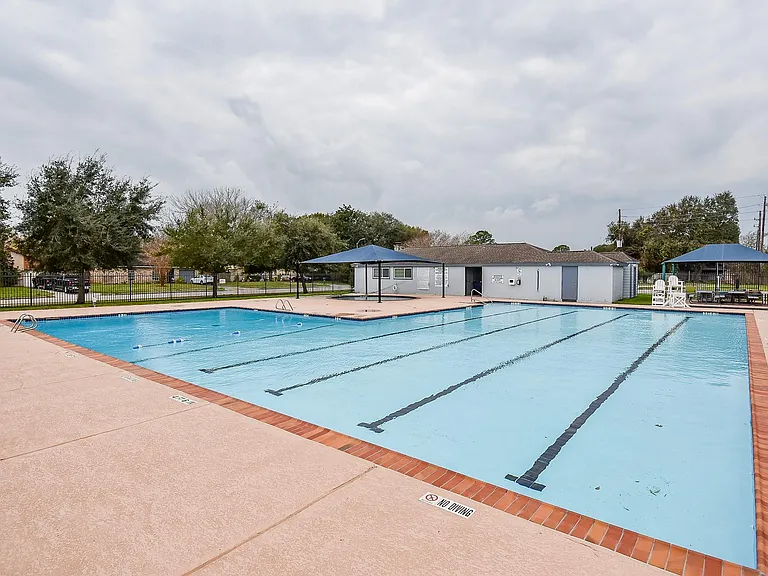 16823 Cobble Ridge Dr — Photo 43