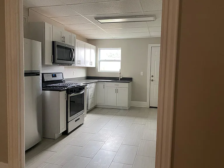 718 Cedar Ave #3 — Photo 3
