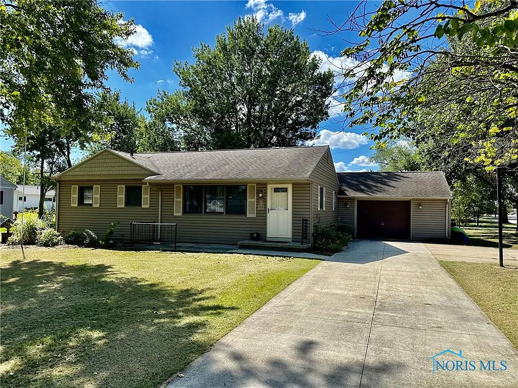 709 Emblanche Dr photo 1