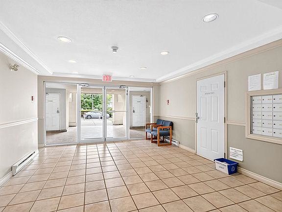 3rd image of 33675 Marshall Rd #206