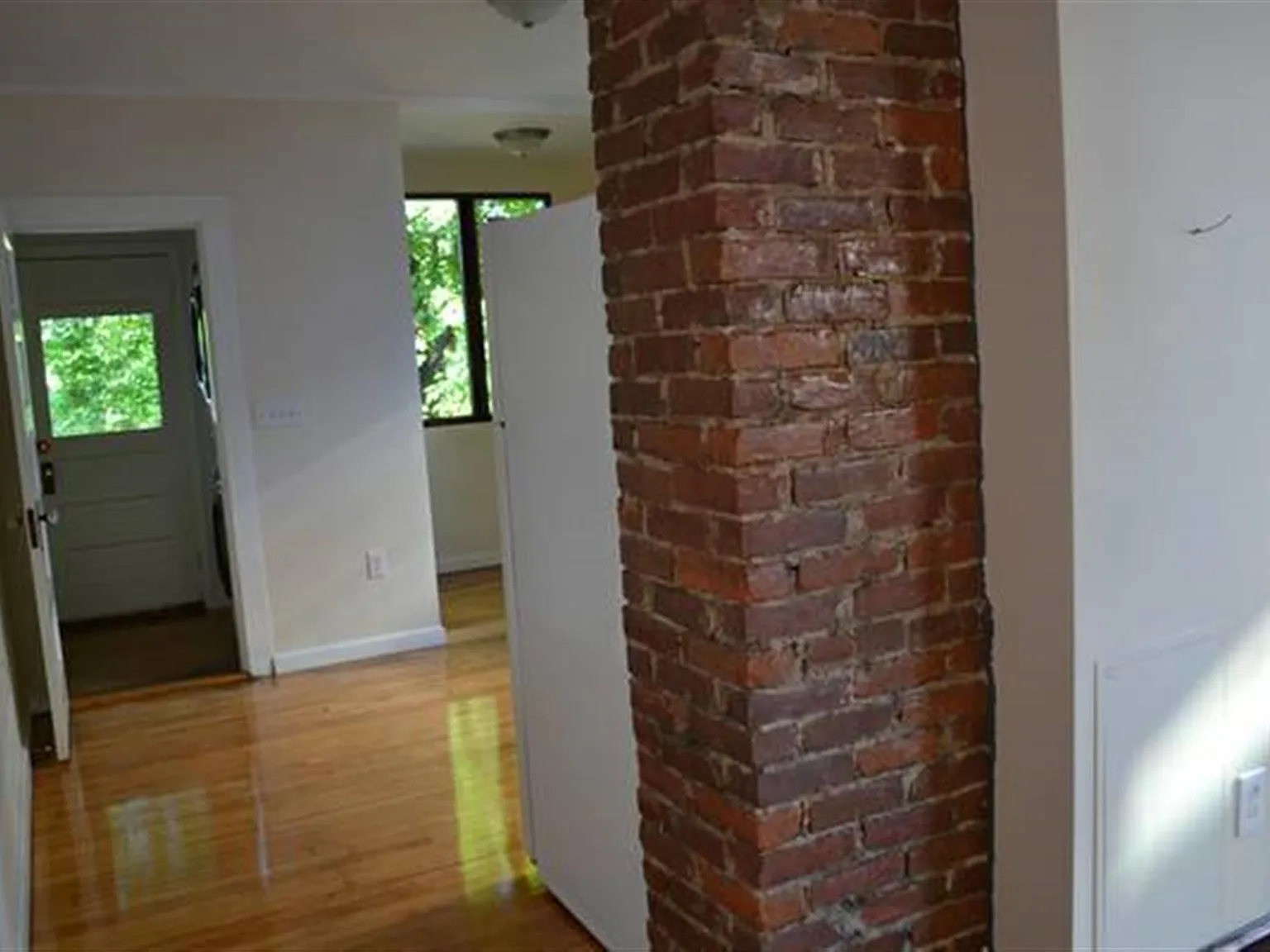 3 bed, 1300 sqft, $3,900 — Photo 4