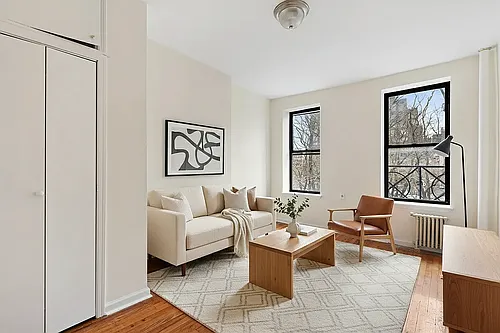 107 E 2nd St #1C Photo 1