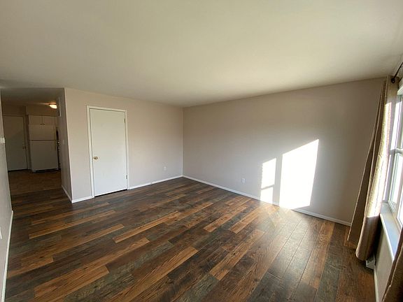 2nd image of 3342 Oakwood St