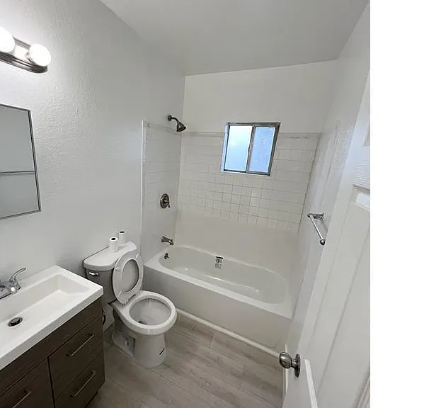 1000 E 25th St #1 — Photo 9