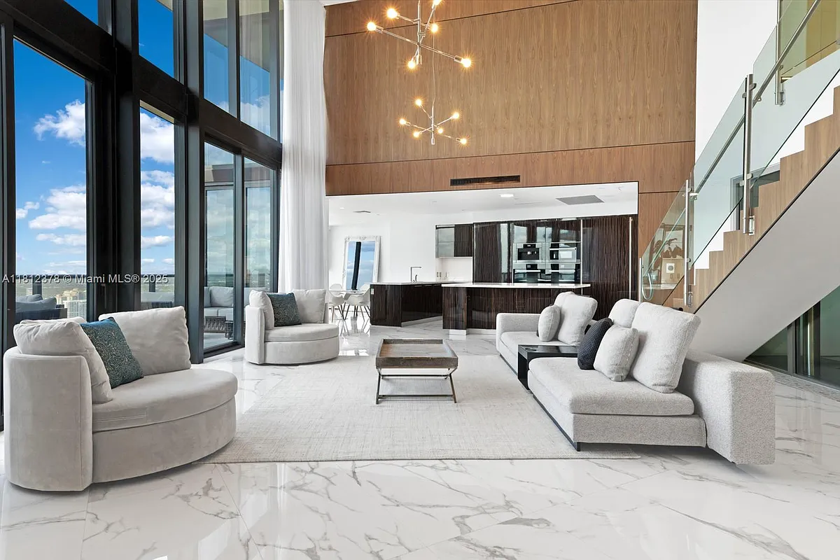 Building Photo - 18555 Collins Ave #4603