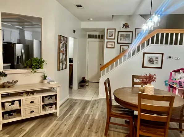 2260 Indigo Hills Dr Unit 4, Corona, CA 92879