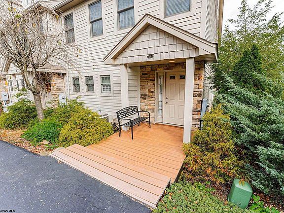 3rd image of 25 Waterside Dr