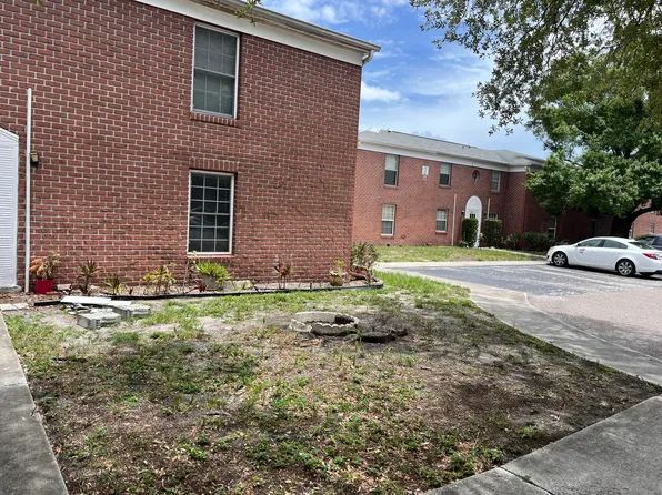 8563 10th St N APT B, Saint Petersburg, FL 33702