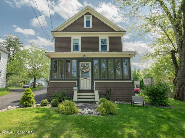 28 Electric Avenue, East Greenbush, NY 12061