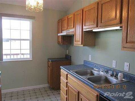 5th image of 423 Tyler Dr