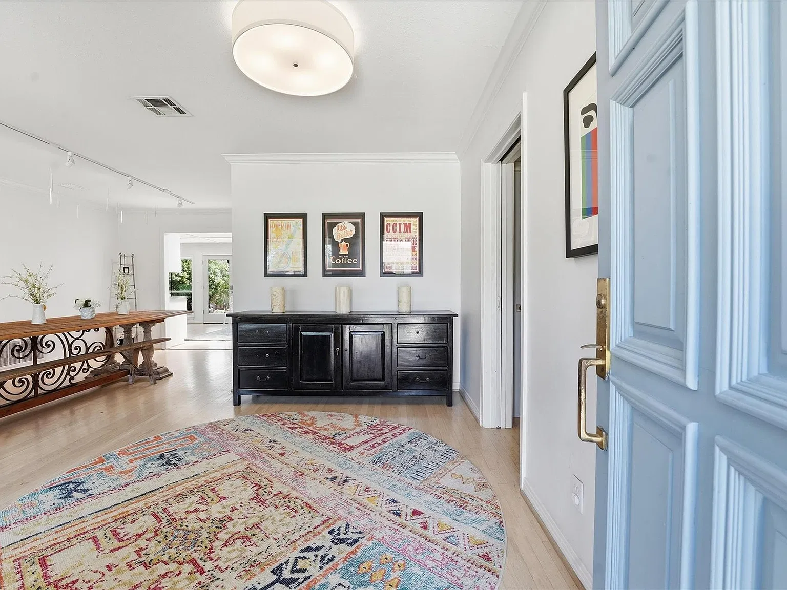 2 bed, 2.0 bath, 2071 sqft, $3,700 — Photo 3