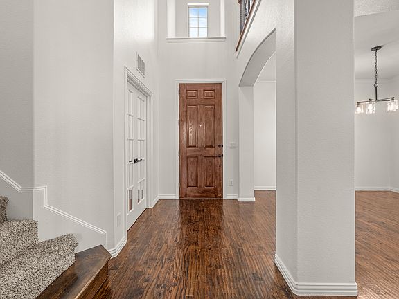 4th image of 4427 Vista Terrace Dr