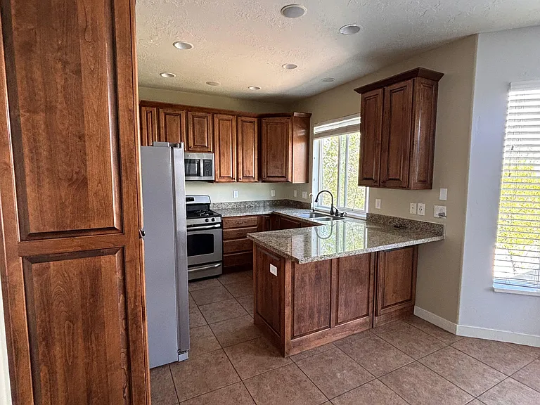 13061 S Peacemaker Way — Photo 23