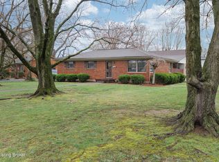 7110 Sun Valley Dr, Louisville, KY 40272