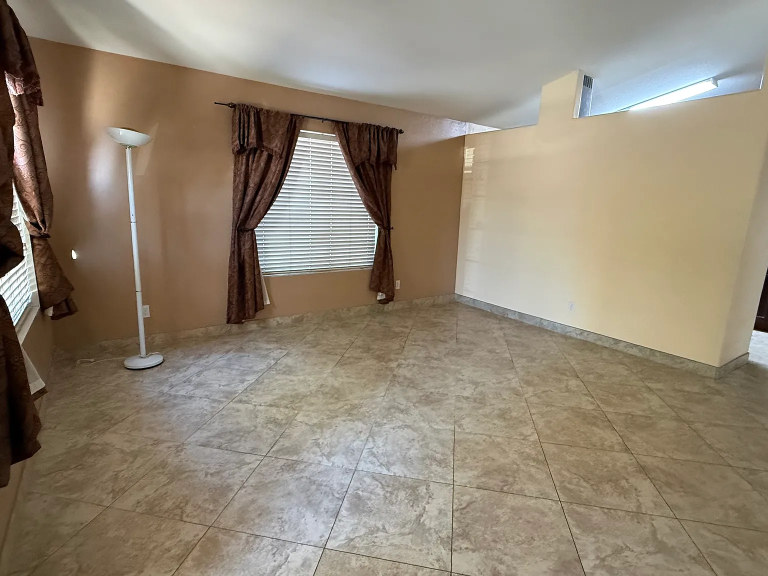 4 bed, 1707 sqft, $2,150 — Photo 2