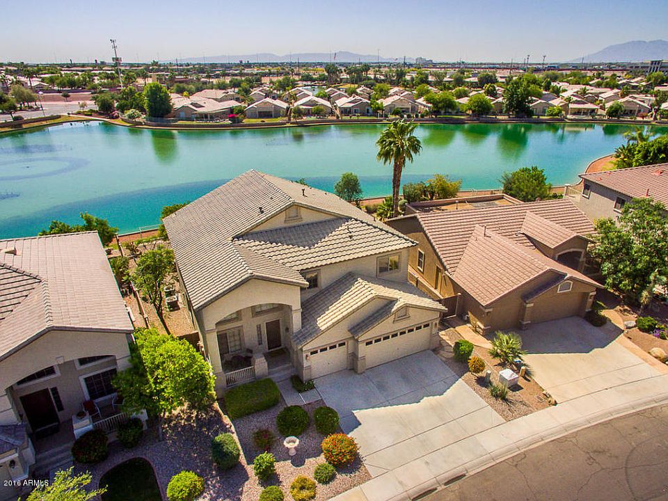 1st image of 10821 W Palm Ln
