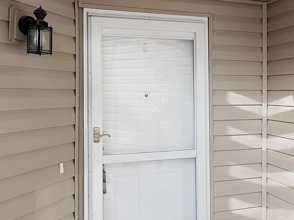 3rd image of 85 Sugar Glen Ct Unit 1