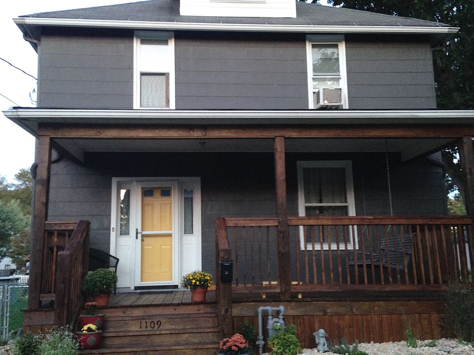 1109 Vine Street