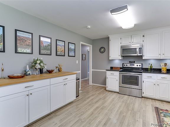 5th image of 17350 Wedgewood Dr