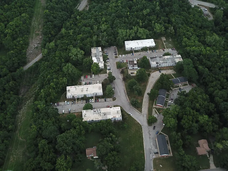 Stadium View Apartments — Photo 8