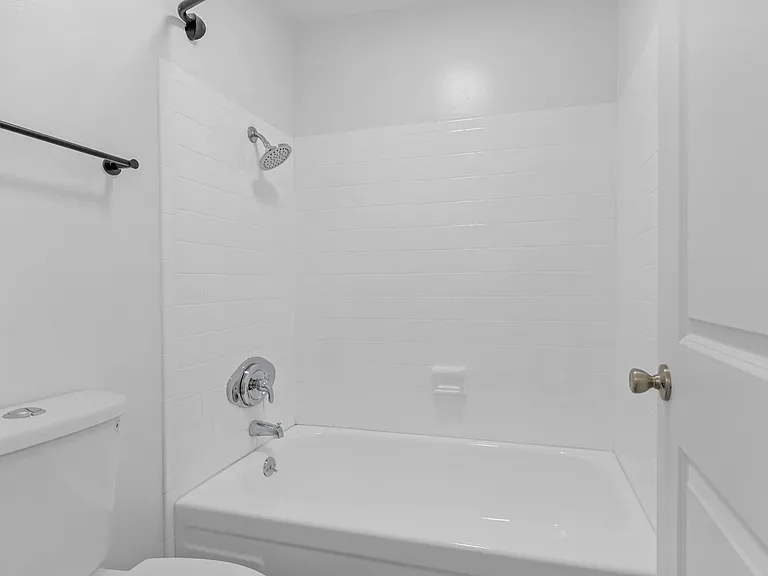 Courtyard Apartments — Photo 39