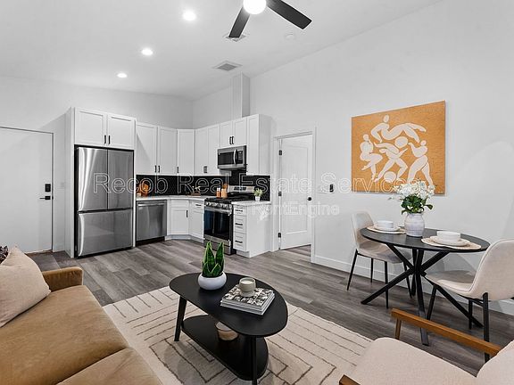 4th image of 832 Desty St #7