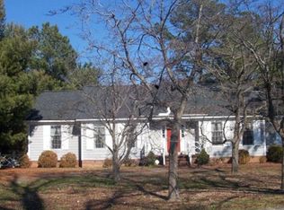 405 Academy St, Maxton, NC 28364