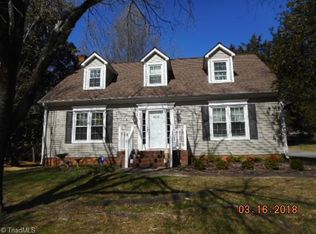 950 Foxhall Dr, Winston Salem, NC 27106
