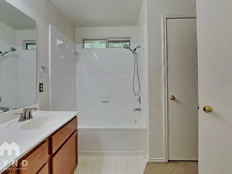 4611 Echo Lake Dr — Photo 10