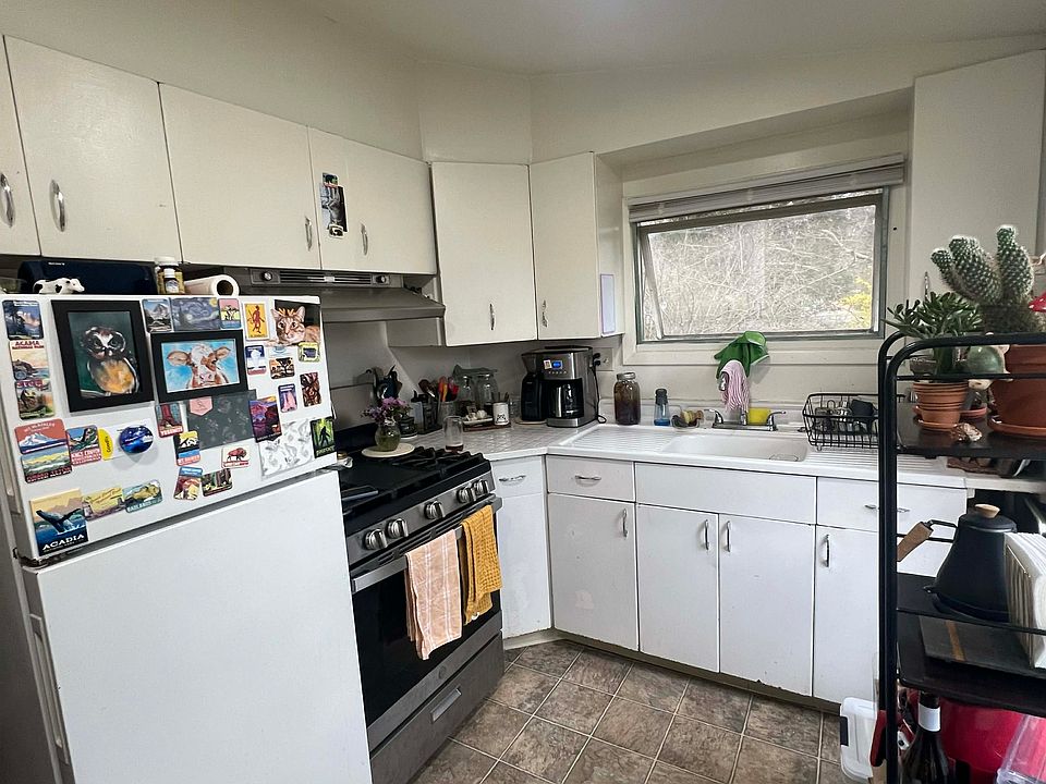 1st image of 826 Dryden Rd #2