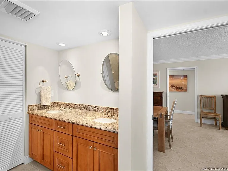 9550 S Ocean Dr #705 — Photo 19