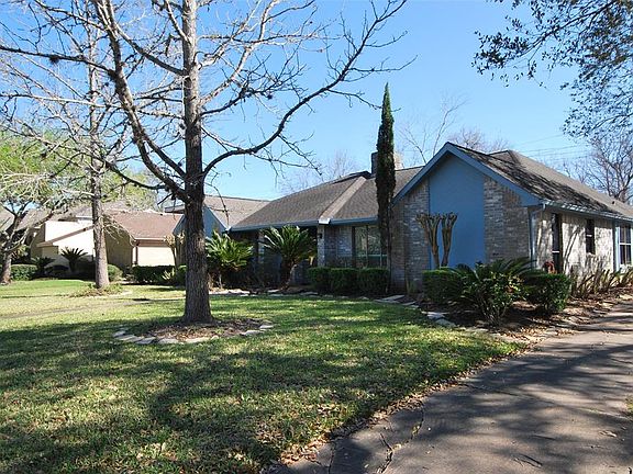 2nd image of 2515 Glenn Lakes Ln