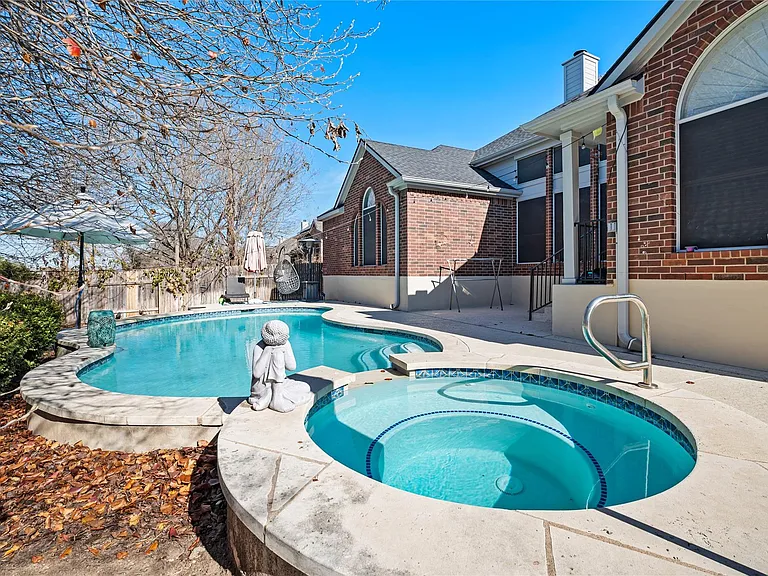 2112 Bandera Path — Photo 30