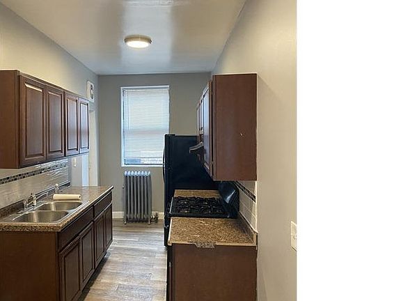 4th image of 2475 E 74th Pl APT 1E