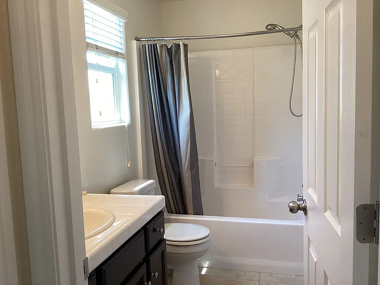 7009 N Harmony Dr — Photo 33