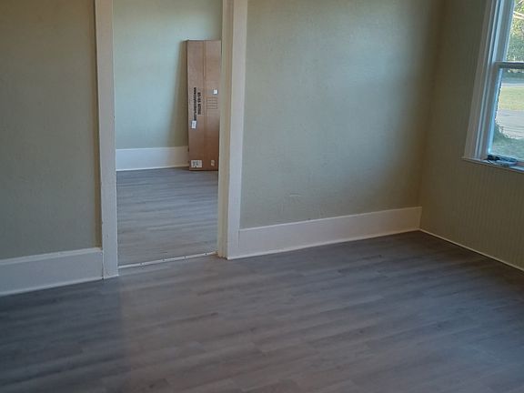 3rd image of 618 Sycamore St APT 2A