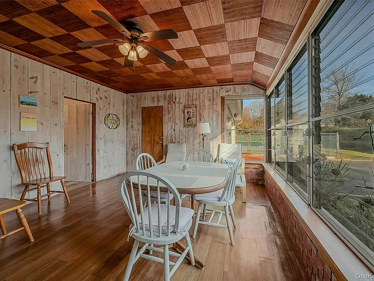 425 Old Shipyard Ln — Photo 8