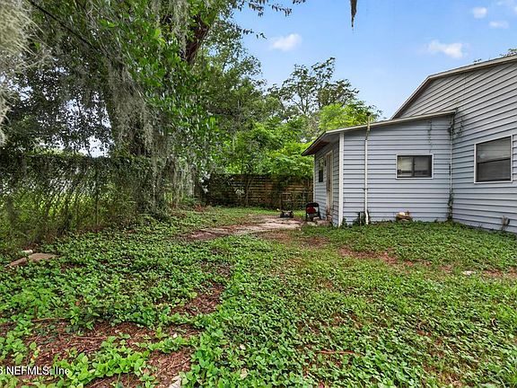 5th image of 2054 THOMAS Court