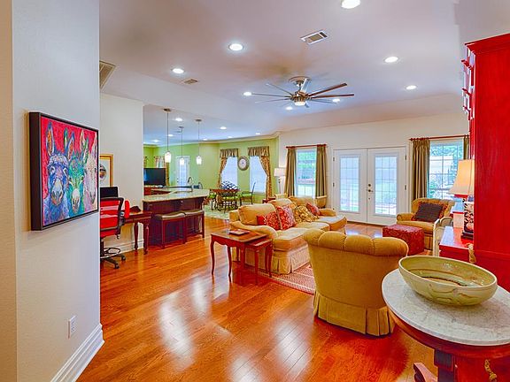 3rd image of 2417 Tanglewood Cir