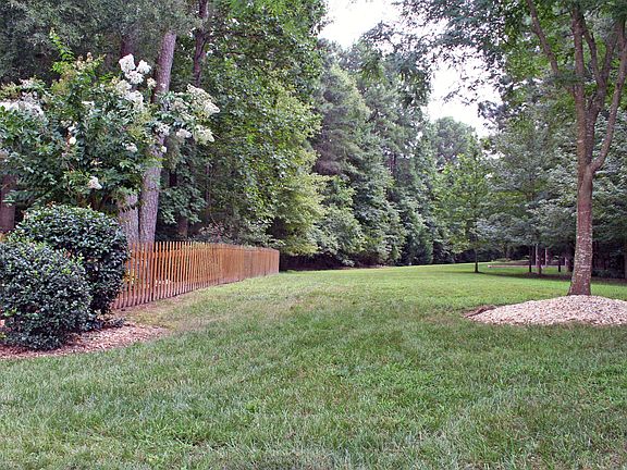 5th image of 863 Club Ridge Ct