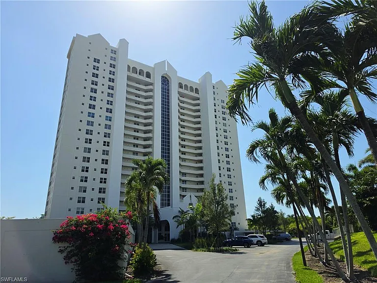 5550 Heron Point Dr #903 — Photo 2