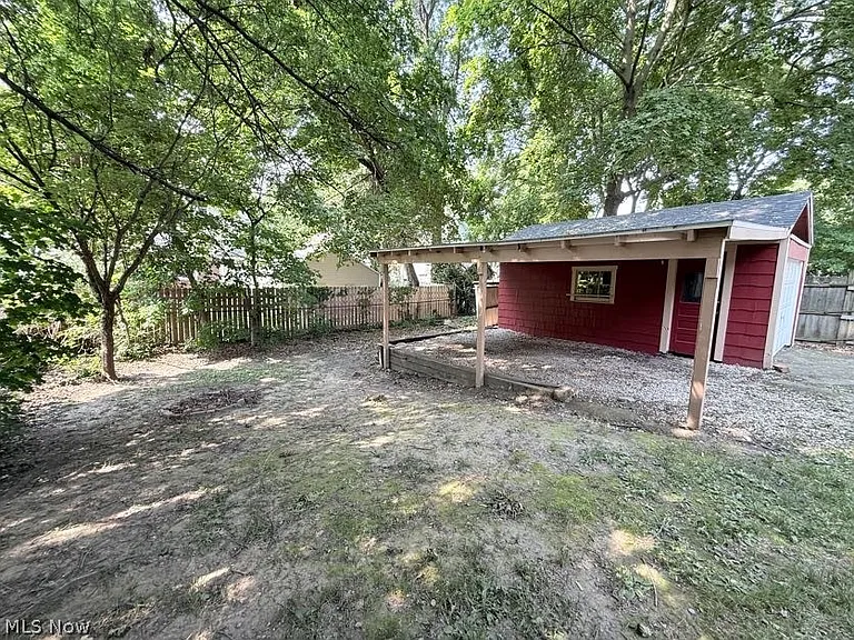 1504 Preston Ave — Photo 8