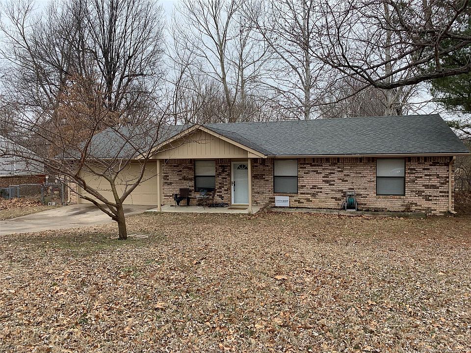 1st image of 905 S Chickasaw Ave