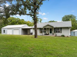 951 Goldfinch Rd, Marshfield, MO 65706
